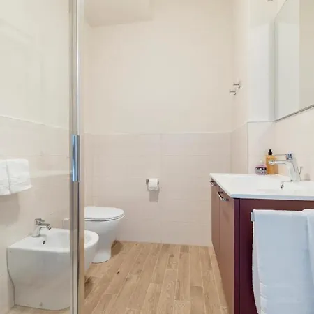 Leonardo Apartment