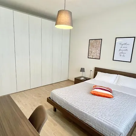Leonardo Apartment